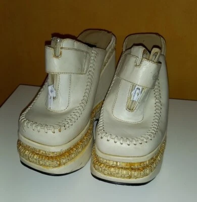 CHAUSSURES PLATEFORME BEIGE D'OCCASION TAILLE 36 TALONS 11,5 cm VINTAGE - Photo 1/4