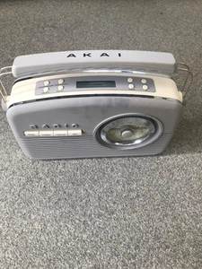 Akai Vintage Style Radio A60010 1950's Style FM MW SW LW Radio - Picture 1 of 7