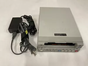 Sony DSR-11 MiniDV DVCAM Player Recorder mit Netzteil gebraucht wie besehen - Bild 1 von 6