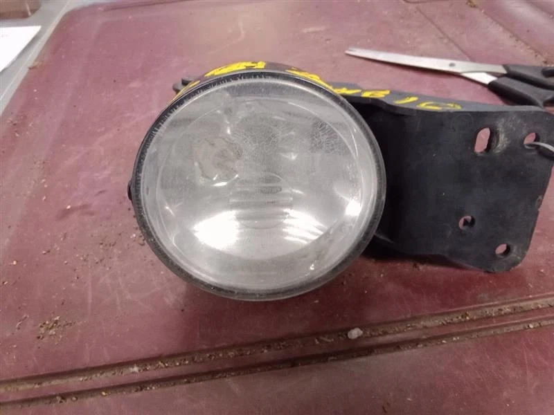 Luz de estacionamiento/esquina del conductor montada para parachoques antiniebla se adapta a 99-05 GRAND AM 54082 Foto 1 de 3