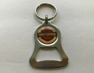 Nuevo de Lote Antiguo Harley Davidson Abridor de Botellas Llavero Barra y Escudo HOG Bel Llavero - Imagen 1 de 5