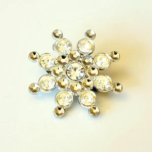 Vintage Rhinestone Snowflake Brooch 4.5 cm - Picture 1 of 4