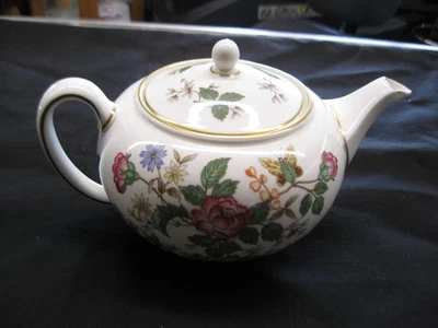 Wedgwood Charnwood Large 1.75 Pint Tea Pot EXCELLENT - Image 1 of 4