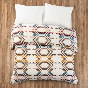 Pendleton Sherpa-Backed Queen Blanket – 90” x 96” – Native Inspired Pattern - Picture 1 of 6