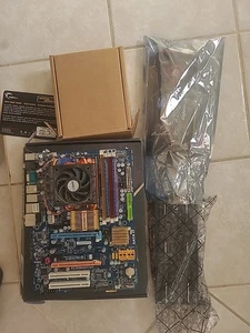 PC Parts Bundle - AMD Athlon 64 CPU, Gigabyte Motherboard, 2x Radeon GPUs - Picture 1 of 15