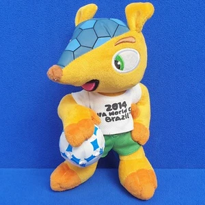 MUÑECA DE TELA FULECO 2014 MUNDIAL FIFA BRASIL 25 CM MÁSCARA DE FÚTBOL BRASIL - Imagen 1 de 2