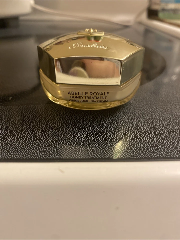 Guerlain ABEILLE ROYALE 蜂蜜治疗日霜 15 毫升全新无盒 — 第 1/2 张图片