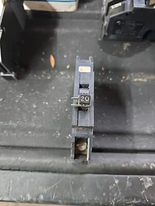 ZINSCO GTE SYLVANIA 20 AMP TIPO Q - INTERRUTTORE SPINA 1 POLO SPEDISCO OGGI - Foto 1 di 1