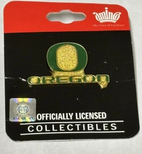 Oregon Ducks Pin NCAA Football Lapel Pin - Picture 1 of 2