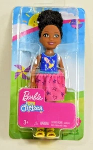 Barbie Club Chelsea Puppe, 6", brünette Puppe mit Weltraum-Thema Outfit - Bild 1 von 2
