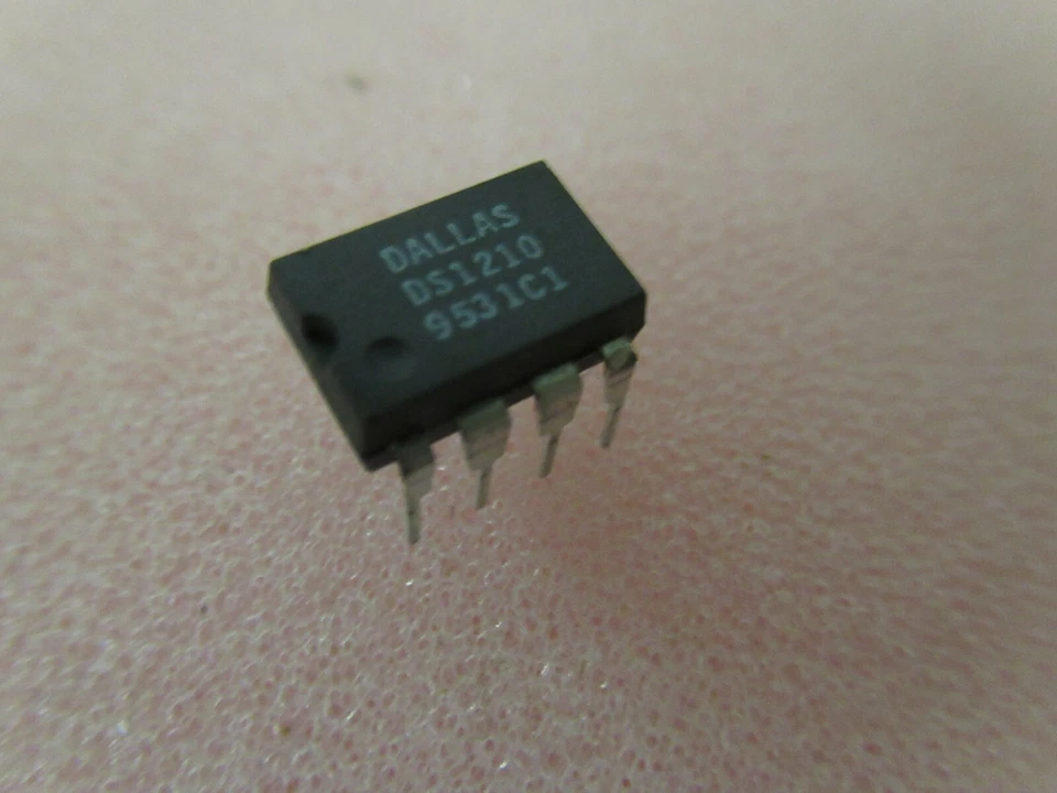 DS1210 Nonvolatile Controller Chip Dallas Dip8