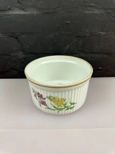Spode Stafford Flowers Oxalis Serving Souffle Dish 16 cm Wide x 8.5 cm High - Picture 1 of 6