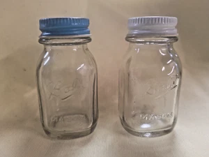 Vintage Ball Mason Jar Salt Pepper Shakers White and Blue Lids SO ADORABLE ! - Picture 1 of 13