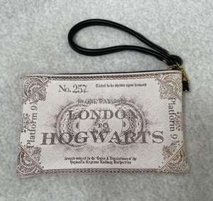 Harry Potter Londres a Hogwarts Muñequera Bolso sin asas con cremallera 115665 Beige 6,5x4" - Imagen 1 de 4