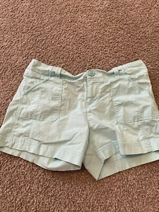 Old Navy Womens Green Mid Rise Shorts Size 6 - Picture 1 of 8