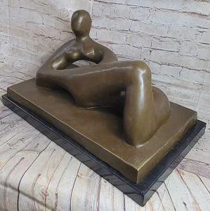 Masterpiece in Bronze: Henry Moore`s Handmade Abstract Female Sculpture Figure - Picture 1 of 10