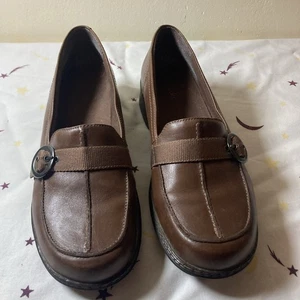 Clarks Women’s Brown Leather Loafers Size 9M Slip-On Comfort Casual Shoes - Picture 1 of 15