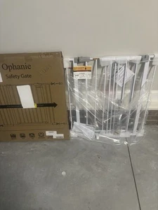 Baby Gate - Picture 1 of 1