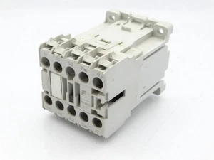FUJI ELECTRIC SC-M01/G-24VDC 15A Contactor - Picture 1 of 4