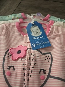 Gerber Organics 3 Piece Sleep N Plays Size 0-3 Months Pink NWT - Foto 1 di 4