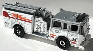 Matchbox Pierce Arrow XT Fire Engine Camion De Pompiers 1:64 LOOSE - Picture 1 of 1