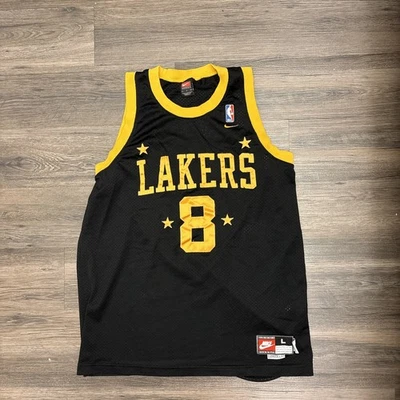 Camiseta Kobe Bryant 1957 Nike Los Angeles Lakers autêntica vintage preta rara tamanho G - Imagem 1 de 4