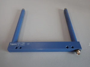 XUVR1212PANM8 - SCHNEIDER - XUVR1212PANM8 / Fourche USED - Picture 1 of 3