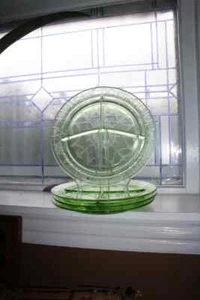 4 Green Depression Glass Grill Plates Cameo Ballerina Vintage 1930s - Picture 1 of 3
