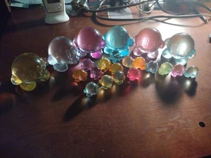 Kirby Acryl Kristall Figur 6 große und 16 kleine verschiedene Posen - Bild 1 von 5