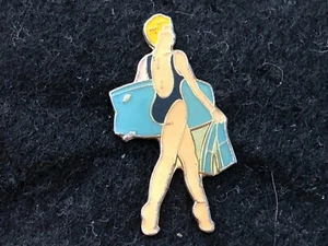 b pins pin FEMME SEXY PIN-UP PLAGE - Bild 1 von 1