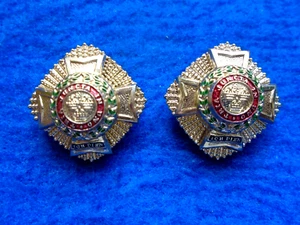 PAIR BRITISH ARMY P.W.R.R. & ROYAL WELSH PATTERN EVERSLEIGH STARS,  CLUTCH PINS - Picture 1 of 4