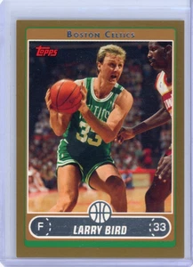 2006-07 Topps Basketball Gold Border /500 Base Larry Bird #33 HOF Boston Celtics - Foto 1 di 3