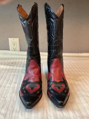 BOTAS VAQUERAS de colección Flings Sundance para mujer de cuero rojo negro, serpiente en relieve, 7 Foto 1 de 4