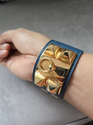 Original HERMES Collier de Chien Manschette Gold Nieten Blau Lederarmband - Bild 1 von 4