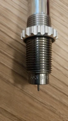 Troquel de talla de cuello Lee 303 British Collet Foto 1 de 2