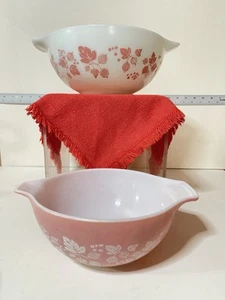 PYREX Bowls Gooseberry Pink & White Cinderella Nesting Bowls 443 and 444 - Picture 1 of 24