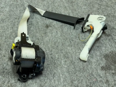 NISSAN ALTIMA PLATINUM 19-22 OEM FRONT RIGHT SEAT BELT RETRACTOR TENSIONER 32K Foto 1 de 4