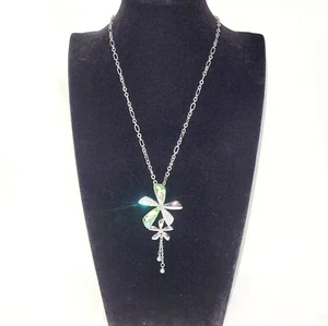 KATGI Fashion Lucky Belle Leaf Crystal Pendant Necklace With Austrian Crystals - Picture 1 of 11