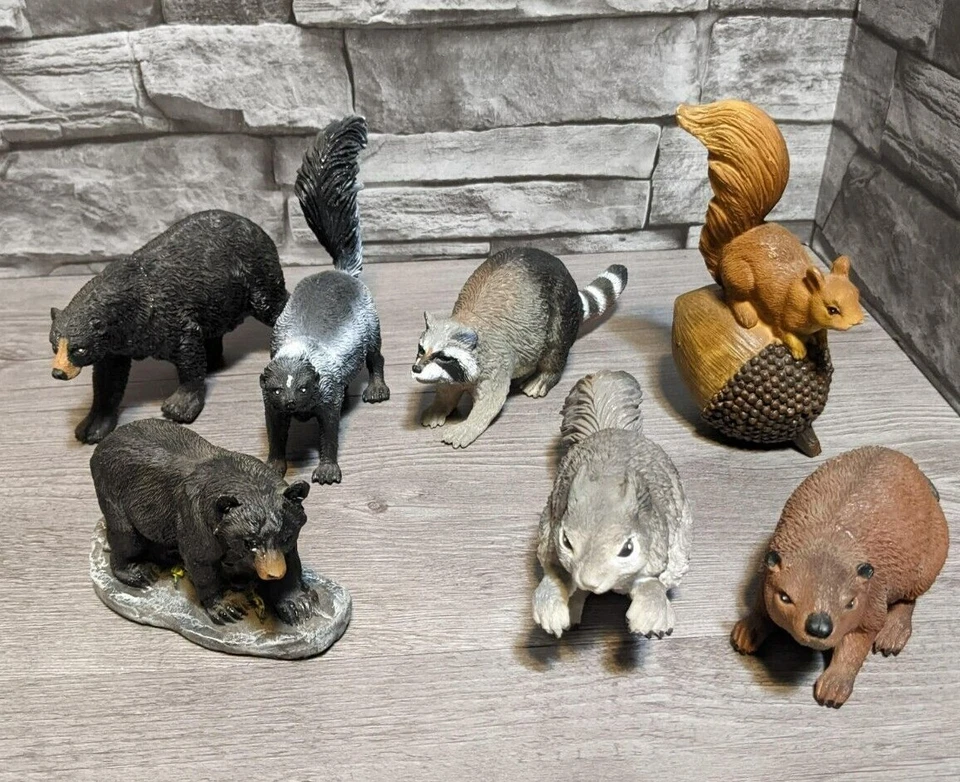 Smokey Mountain Animal Figure Lot Bear Squirrel Beaver Skunk Raccoon Figurine  - Image 1 of 4