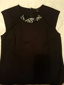Ann Taylor sleeveless Top M w/ Decorative front black - Bild 1 von 2