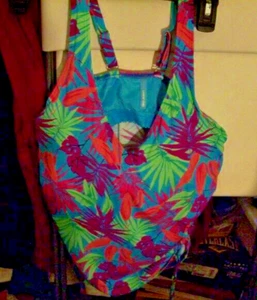 GORGEOUS Lands' End SIZE 10D Swimsuit Tankini Top BUILT IN BRA Cup SIZE 10 D - Picture 1 of 1