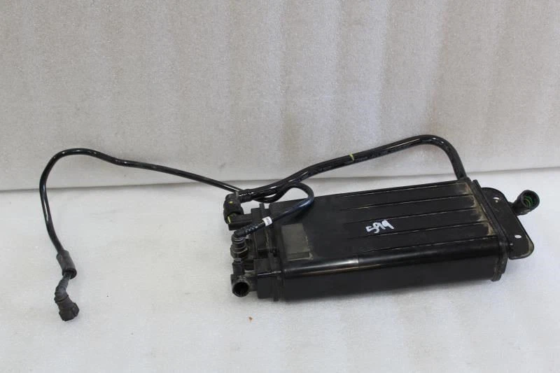 Hyundai Tucson 2016 2017 2018 bote de carbón de vapor de combustible 2,0 L tracción delantera 31420-D3500 Foto 1 de 4