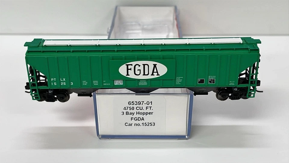 Intermountain N FGDA 4750 3 bay covered grain hopper #474348 - Image 1 of 1