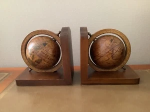 Vintage Pair of Olde World Wood Globe bookends Rotating Globe 1970s - Picture 1 of 6