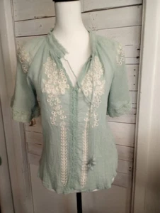 Chelsea & Theodore Boho Bauern Top mittelgrün bestickt Spitzenborte Quaste - Bild 1 von 13