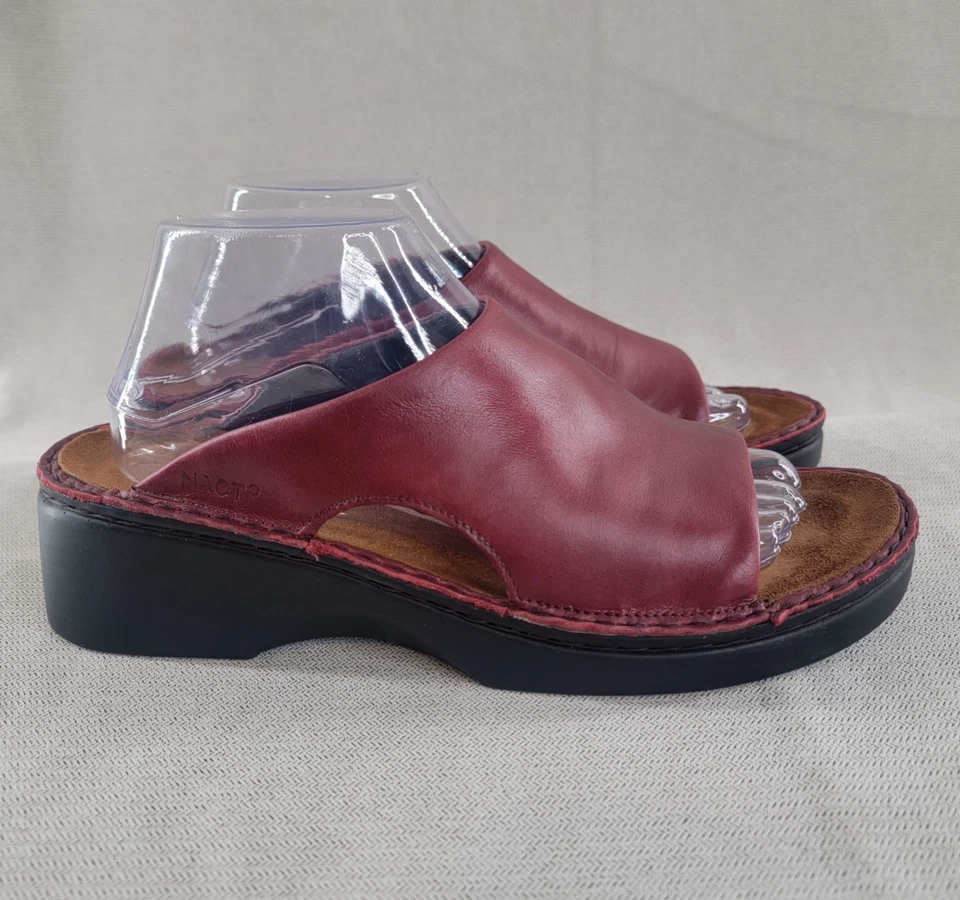 Sandálias femininas Naot Rome 41 EUA 10 couro vermelho vinho slides cunha slip on conforto - Imagem 1 de 4