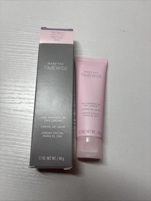 Crema de día Mary Kay Timewise Age Minimize 3D combinada con piel grasa nueva en caja Foto 1 de 4