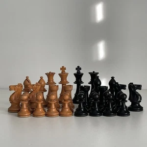Vtg Staunton Chess Set Boxwood/Ebonized Hand Carved Knights Original Box France - Picture 1 of 19