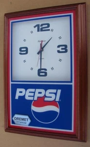 PEPSI HANNOVER HOLZRAHMEN WANDUHR OREMET TITAN - Bild 1 von 3