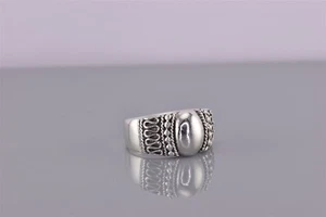Anillo de banda balinesa con botón ovalado pulido de plata esterlina 10 mm talla: 7,5 - Imagen 1 de 8